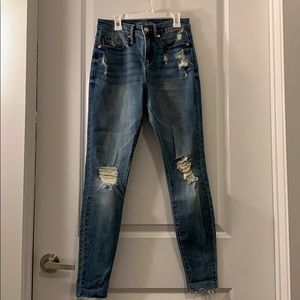 Distressed High Rise Skinny Jean